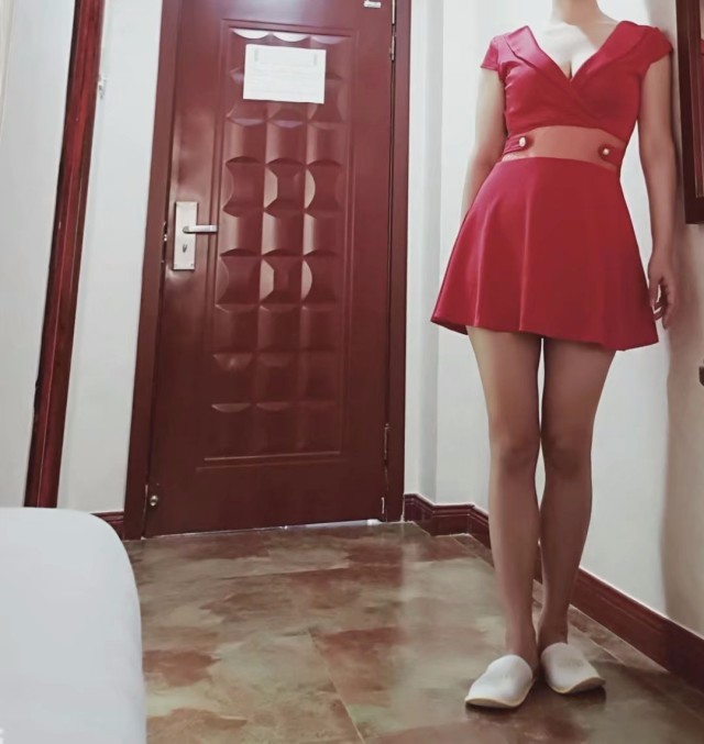 个高奶大腿长东北美女